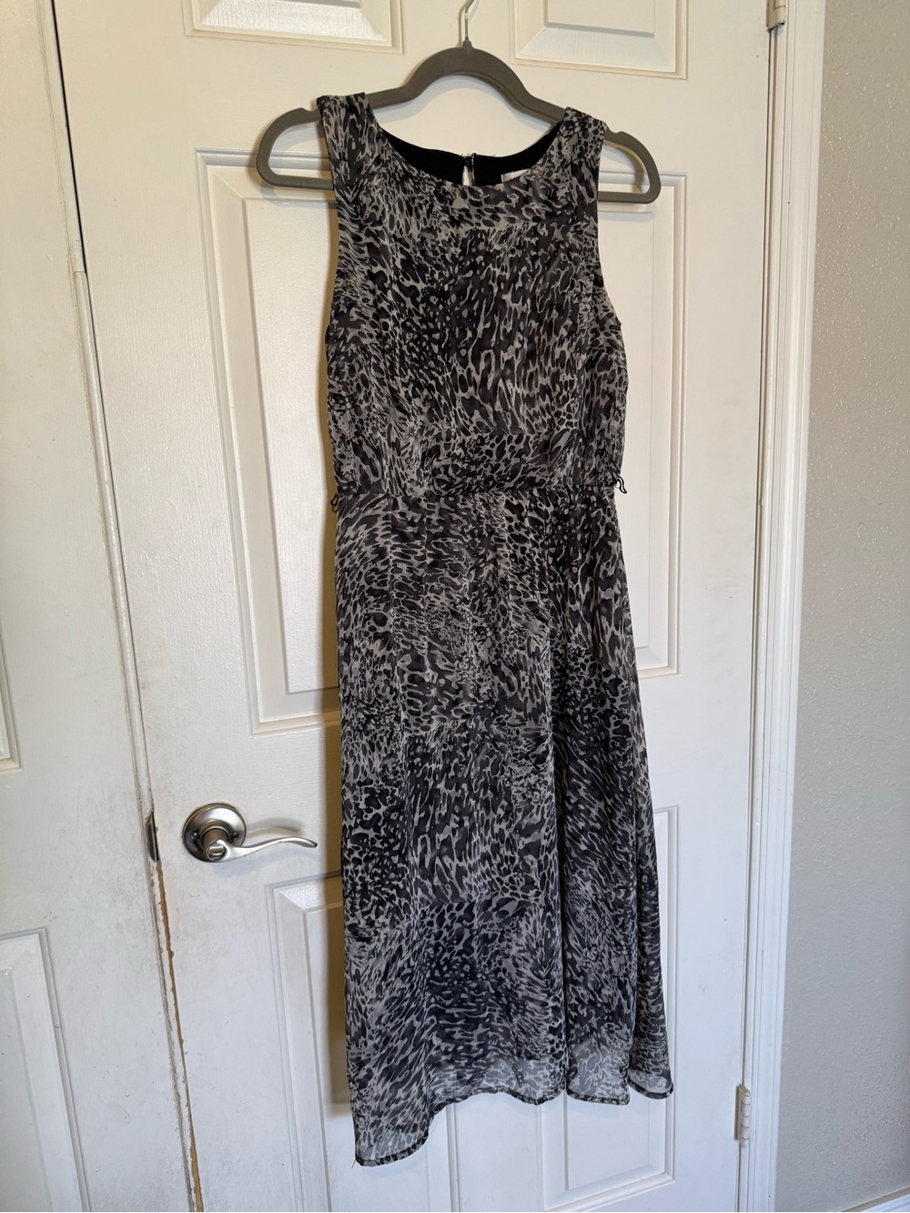 Women’s Black & White Sleeveless Dress